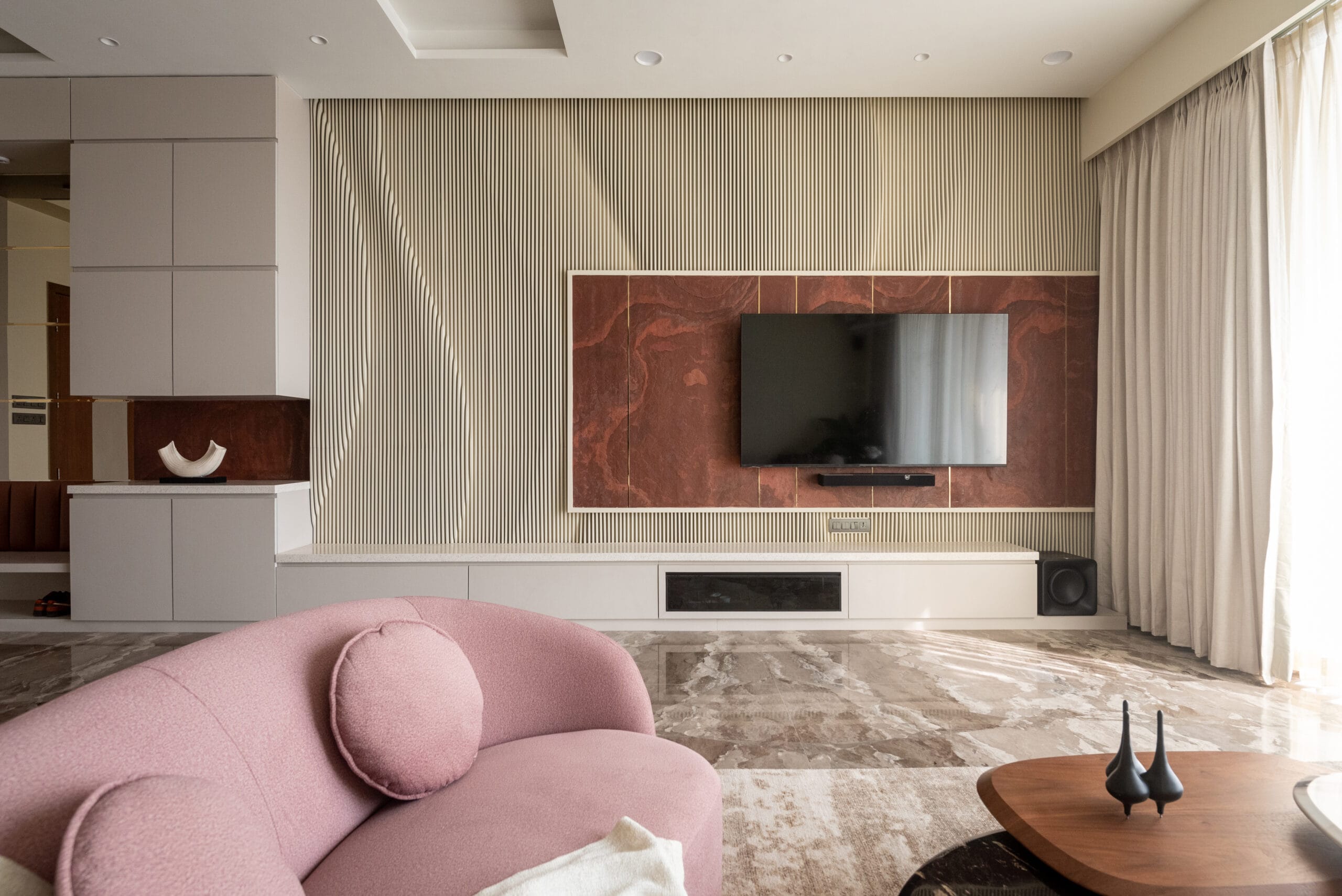 luxurious tv unit pane in mdf and veneer